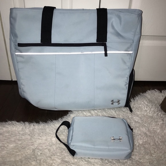 Under Armour Handbags - XL under armour tote with Velcro bag for inside